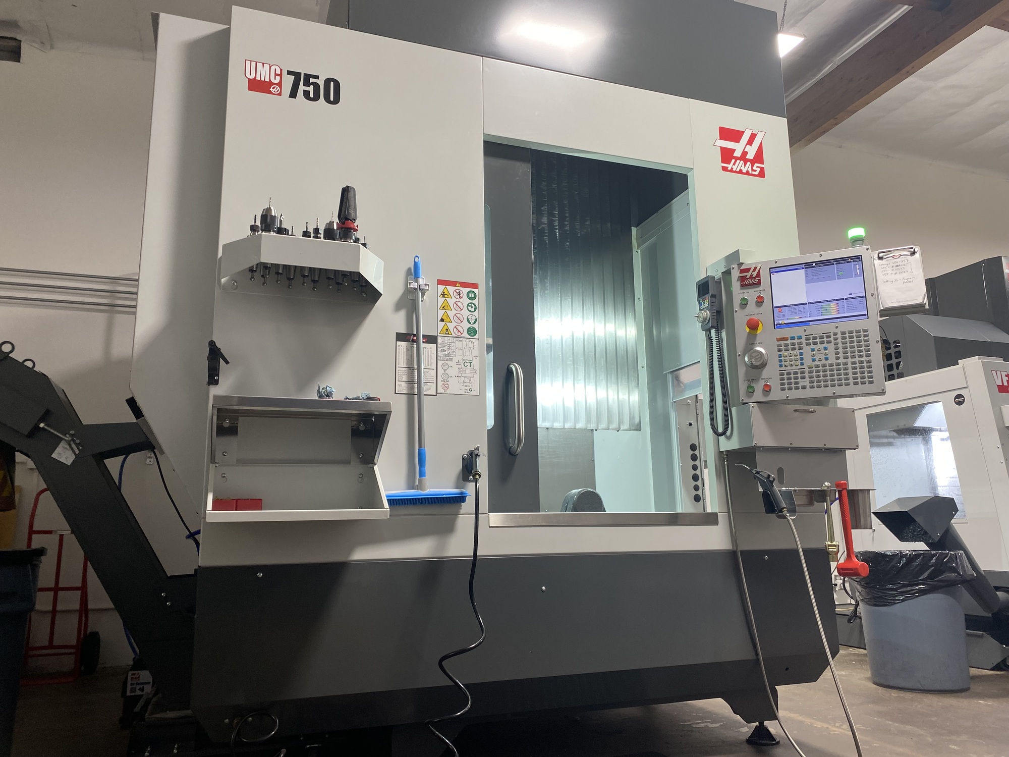 Used Haas UMC-750 - CNC Vertical Machining Center - 8071039