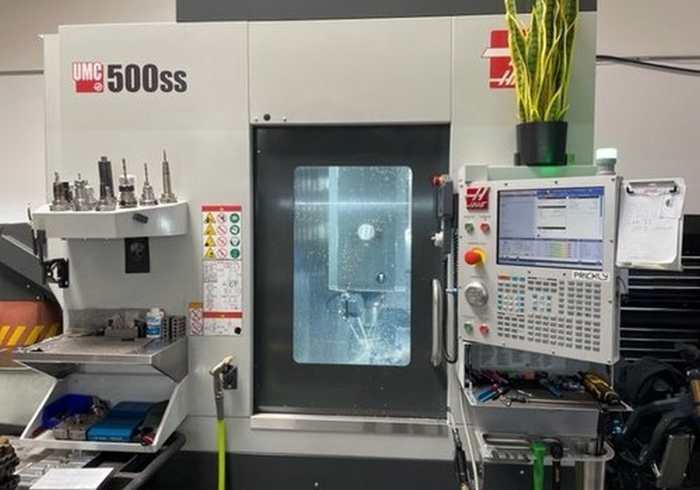 Used Haas UMC-500SS - CNC Vertical Machining Center - 8075150